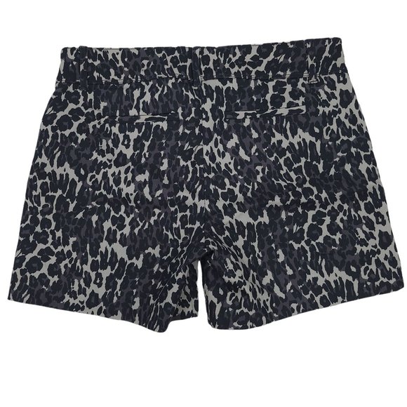 Isaac Mizrahi Women Tailored Shorts NEW 5" Inseam Black Animal Print Stretch - Picture 2 of 9